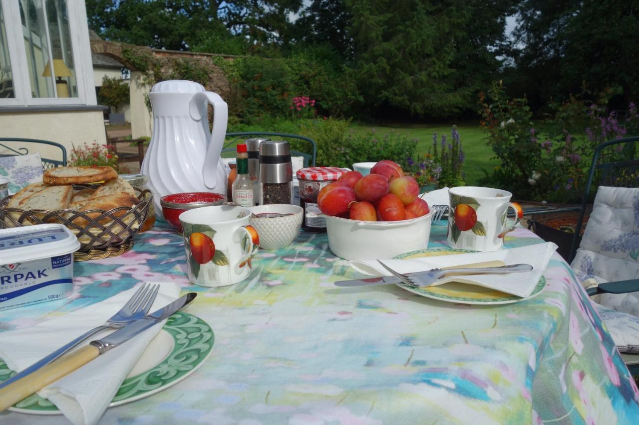 St Michaels House Bed & Breakfast Crediton Dış mekan fotoğraf